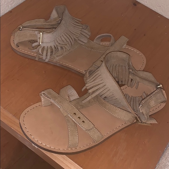 Gladiator style sandals - Picture 1 of 3